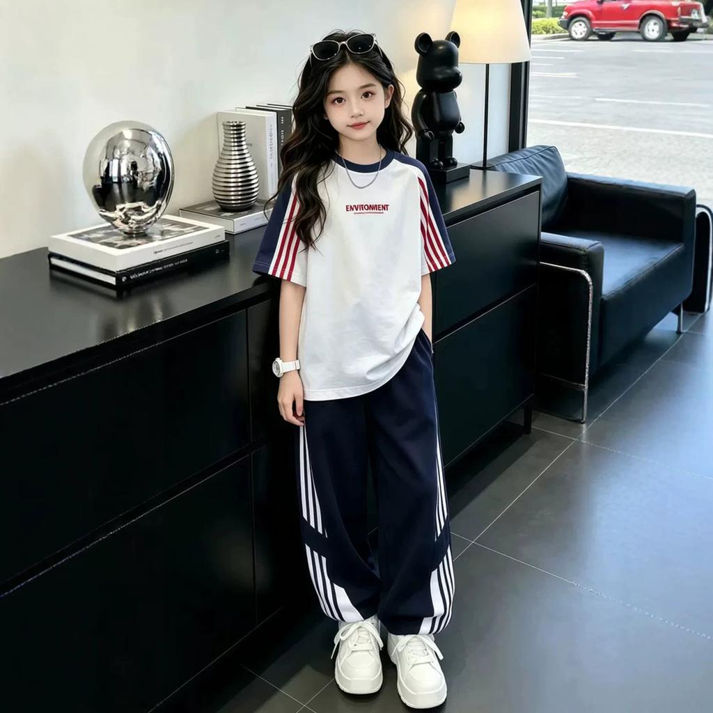 Summer Fashionable Short-sleeved Suit For Boys And Girls, Thin Children's Sports T-shirt And Trousers Two-piece Set