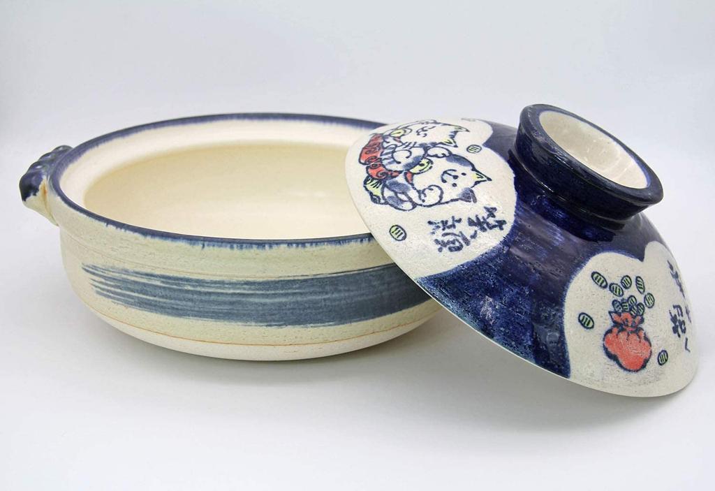 This and Traditional Yokkaichi Craftsmanship Banko Ware Earthenware Pot Serves Has a Diameter of and a Capacity of It Features a Cute Beckoning Cat