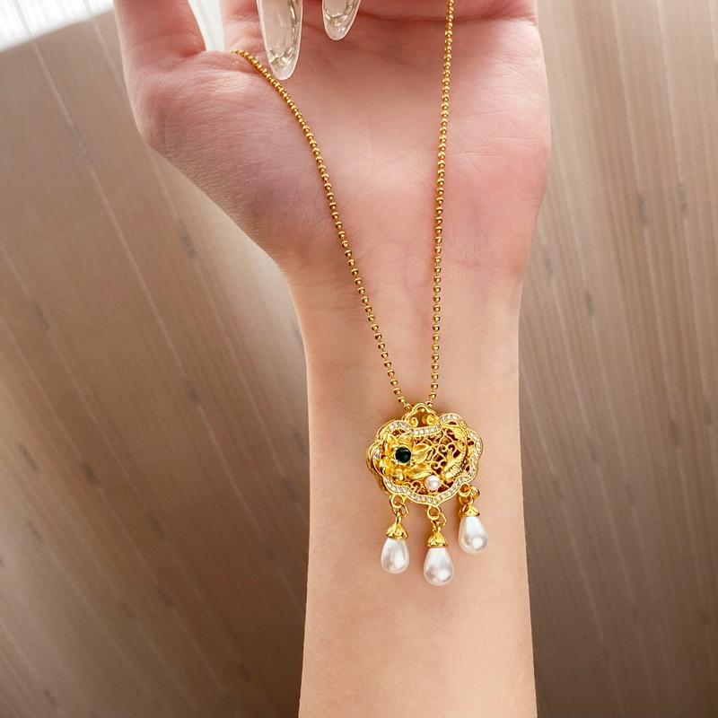 Electroplated zircon serpentine flower butterfly safety lock pearl necklace medieval collarbone chain new Chinese necklace women
