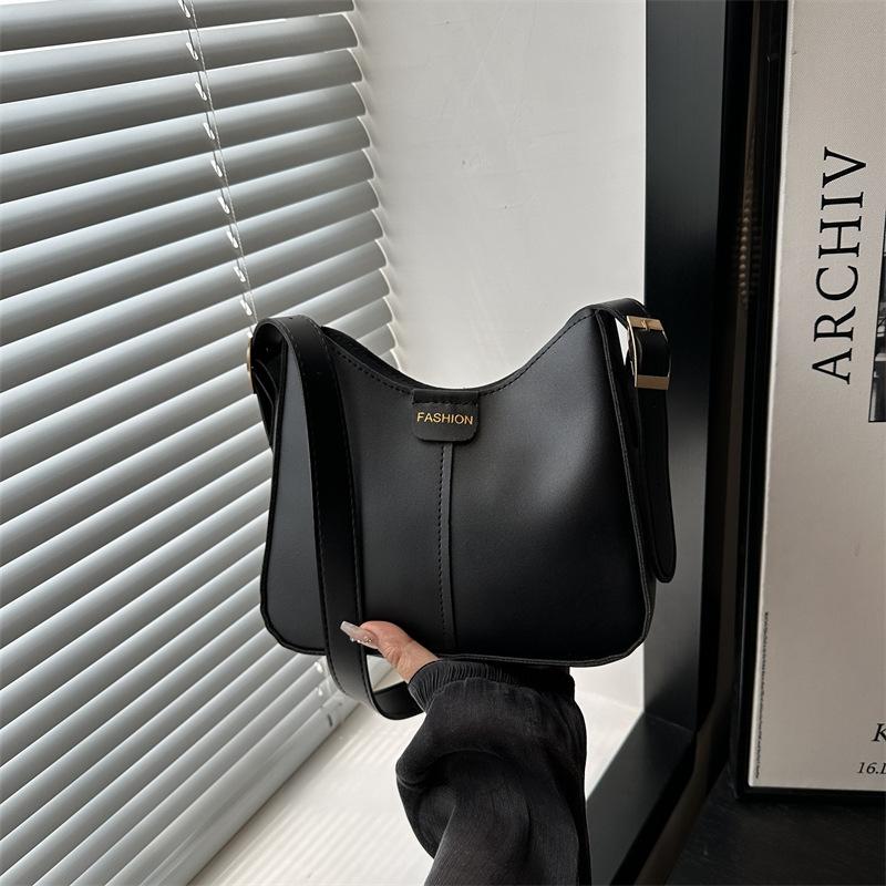 

Versatile fashion small bag women s new feeling shoulder underarm bag splicing texture printed messenger bag bag bag чёрный