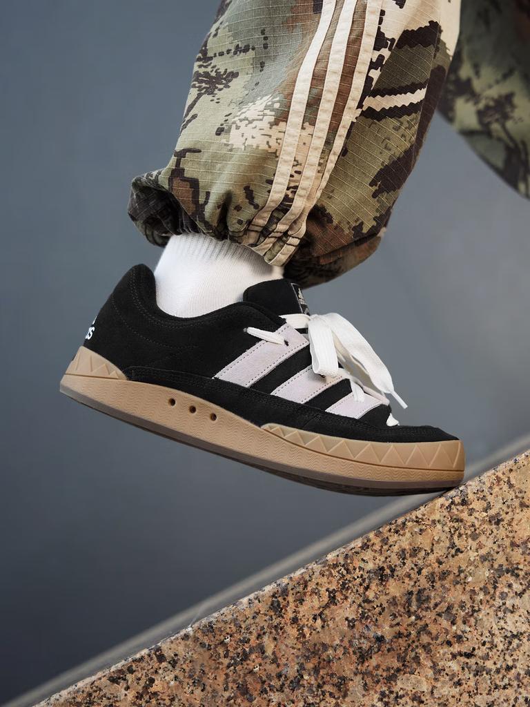 Adidas "Shark Sneakers" ADIMATIC Classic Sports Sneakers for Men and Women Adidas Clover KI8879