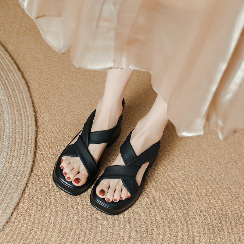 Platform sandals women's summer 2025 new Roman style muffin shoes casual outdoor sports cool slippers beach shoes