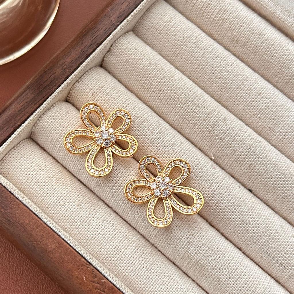 S925 Silver Needle Micro Diamond Hollow Five-petal Flower Earrings European and American Plants Flower Earrings Sweet and Cute Earrings