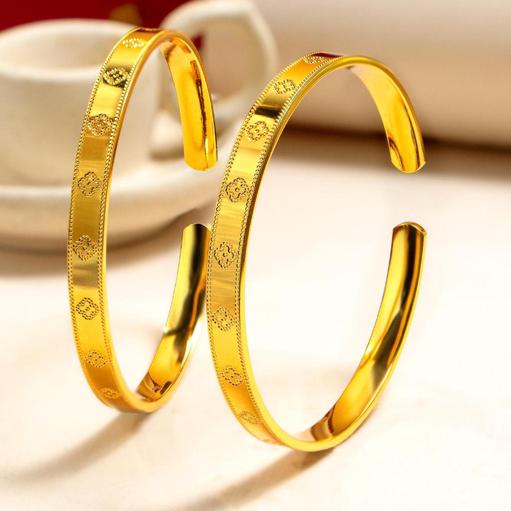 Xiaohongshu Bestseller: Four-Leaf Clover Sand Gold Bracelet - High-End Fashionable Open Bangle for Women