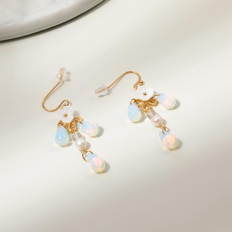 

Серьги-кисточки из пресноводного жемчуга и лунного камня в китайском стиле: Элегантные длинные ретро-подвески