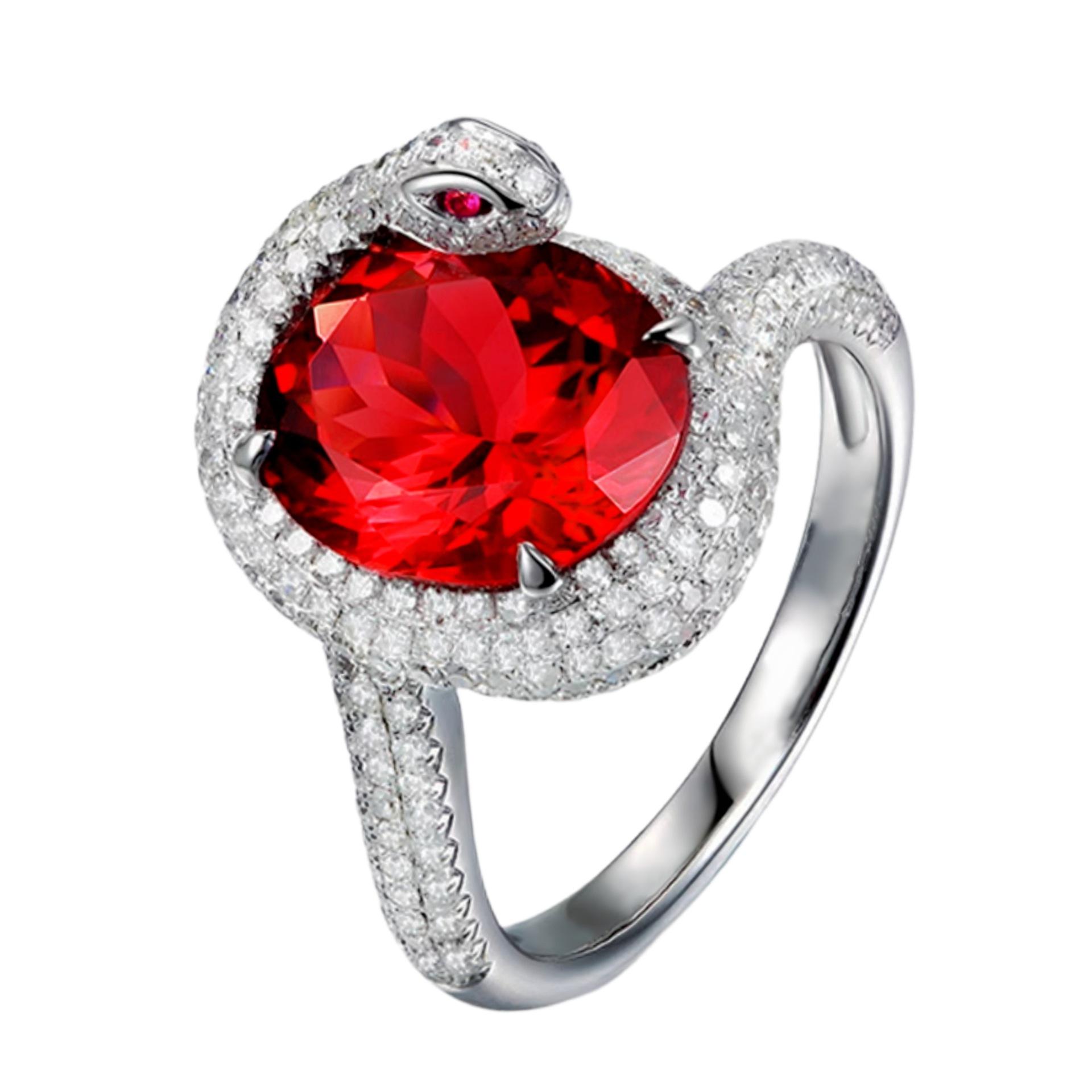 

Кольцо с рубиновым турмалином, кольцо с бриллиантом из 18-каратного золота, кольцо со змеей из разноцветного драгоценного камня