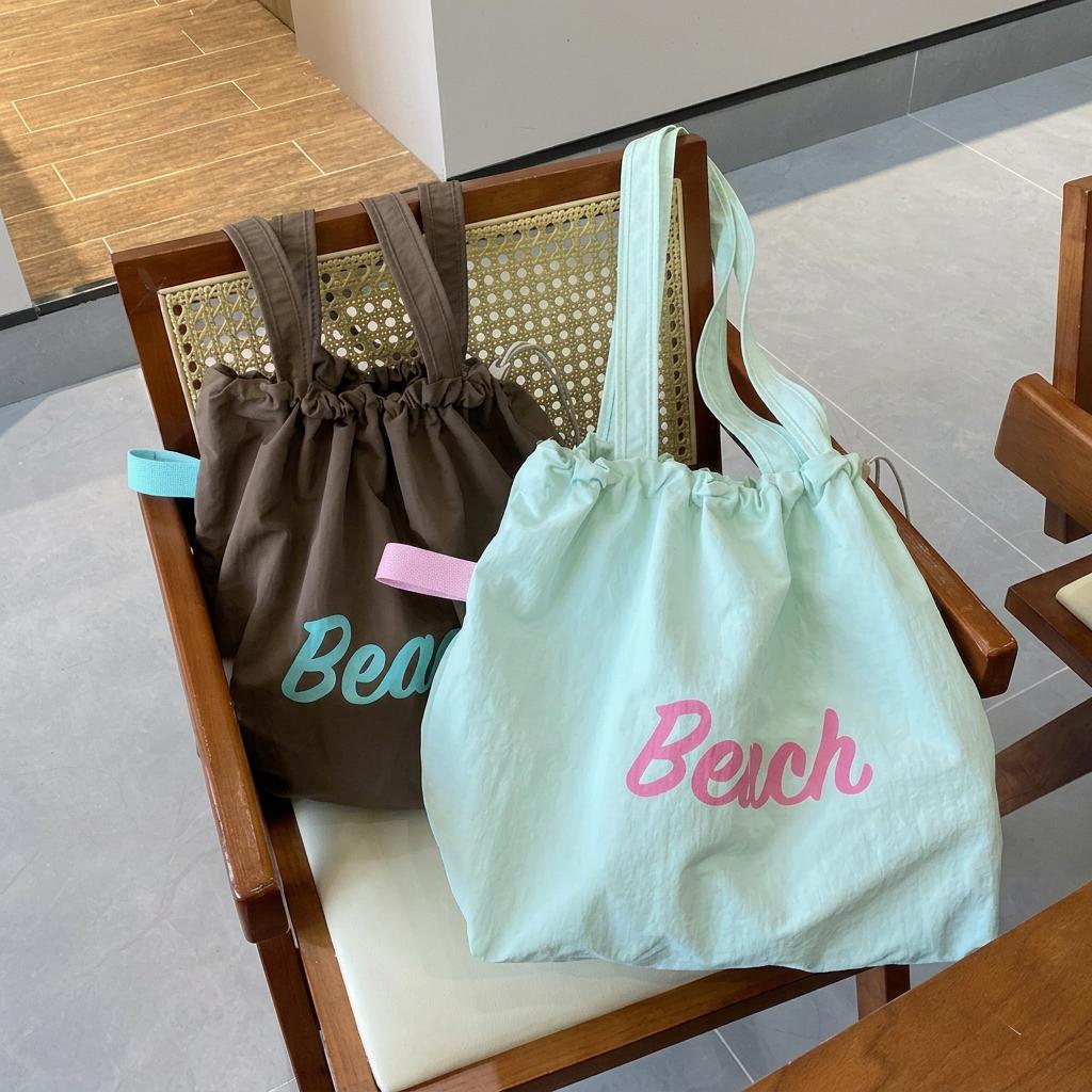 Tasche mit Buchstabendruck Bequeme Kordelzugtasche Große Kapazität Lässige Tasche Weich Zum Ausgehen Kurze Ausflüge Reisen