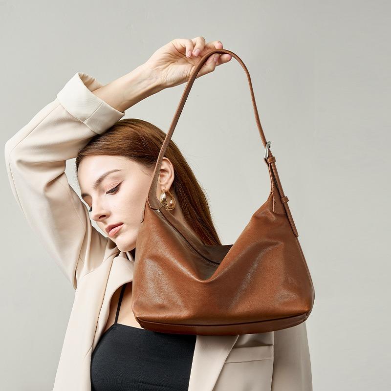 Vintage first layer vegetable tanned cowhide casual shoulder underarm bag, commuting large capacity classic leather messenger hobo bag