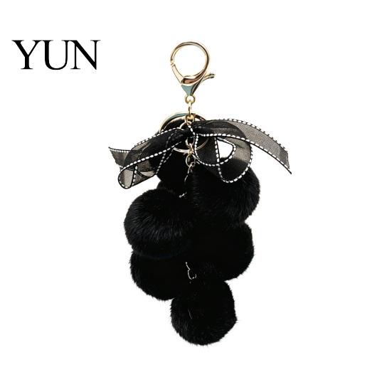 Grape Plushie Charm Plush Keychain for Handbags, Fuzzy Cluster Bag with Bow Bow, Decorative Fluffy Ball Keyring Backpacks and Purses Fruit