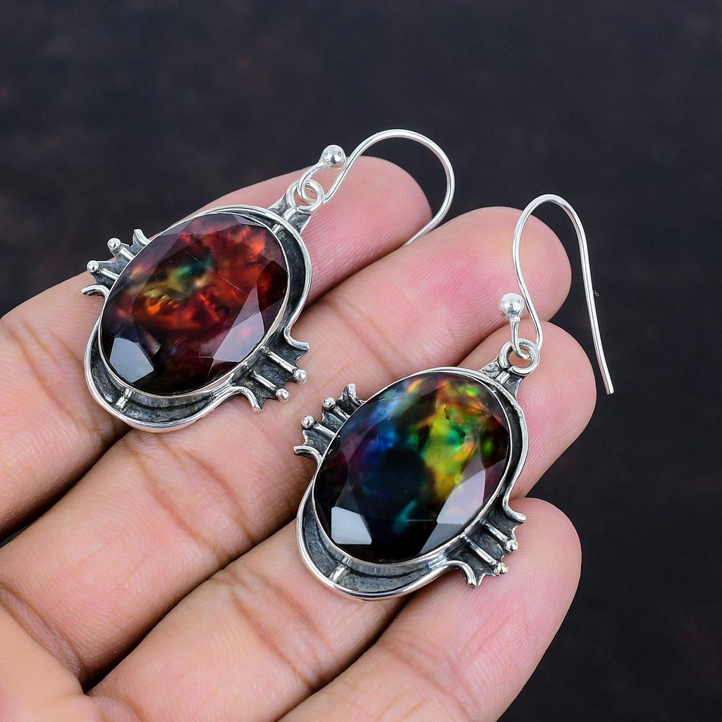 Fasettøredobber med ammolitt Naturlige edelstensøredobber Håndlagde delikate smykker 925 sterling sølv øredobber Ammolitt Unike smykker Gaver til henne