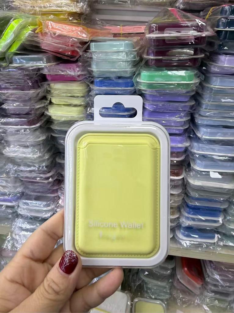 INS Candy Color Original Liquid Silicone Card Bag Case for Magsafe Phone Serie Portable Slim Strong Magnetic Card Storage Wallet