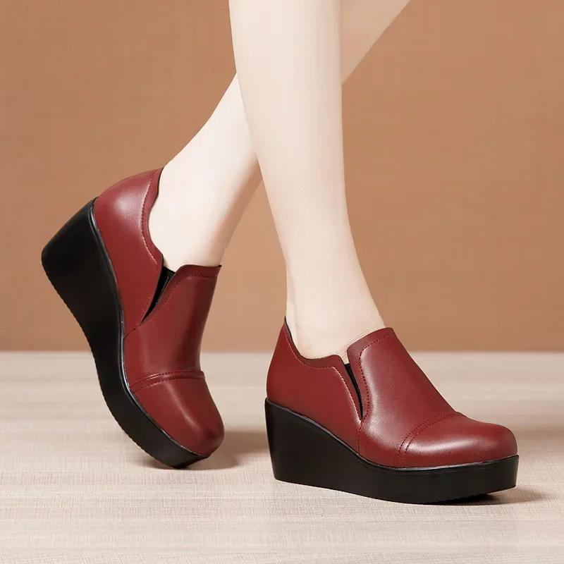 Small Size 32-43 Elegant Deep Mouth Soft Leather Shoes Women Platform 2025 Winter Med Heels Wedges Ankle Boots with Fur