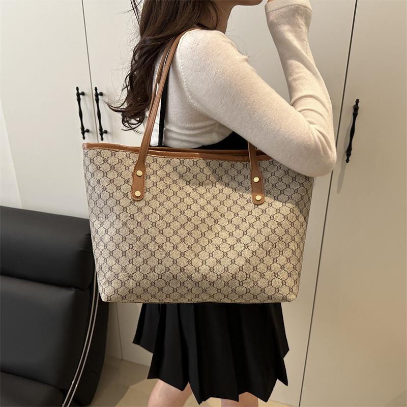 Simple and Fashionable Large-capacity Bag Women's New Trendy Tote Bag Commuter Large-capacity Portable Shoulder Bag
