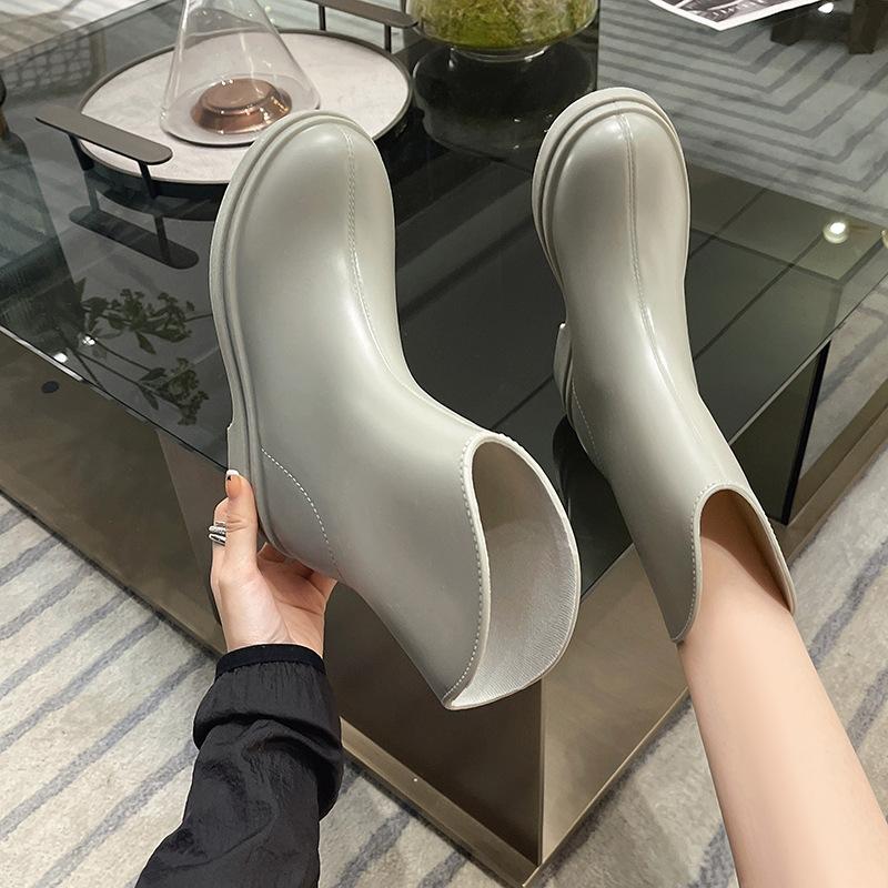 Rain shoes women's short tube fashion waterproof shoes flat rubber shoes wear medium tube water boots warm rain boots fashion