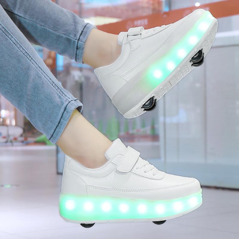Four-wheeled new runaway shoes, beginner roller skates, children's and adolescents' wheel shoes, LED charging, luminous shoes