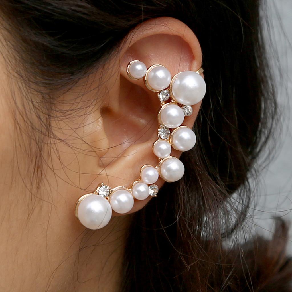 Stylish Simulation Pearl Earring With Sparkling Rhinestones For Fashionable Women