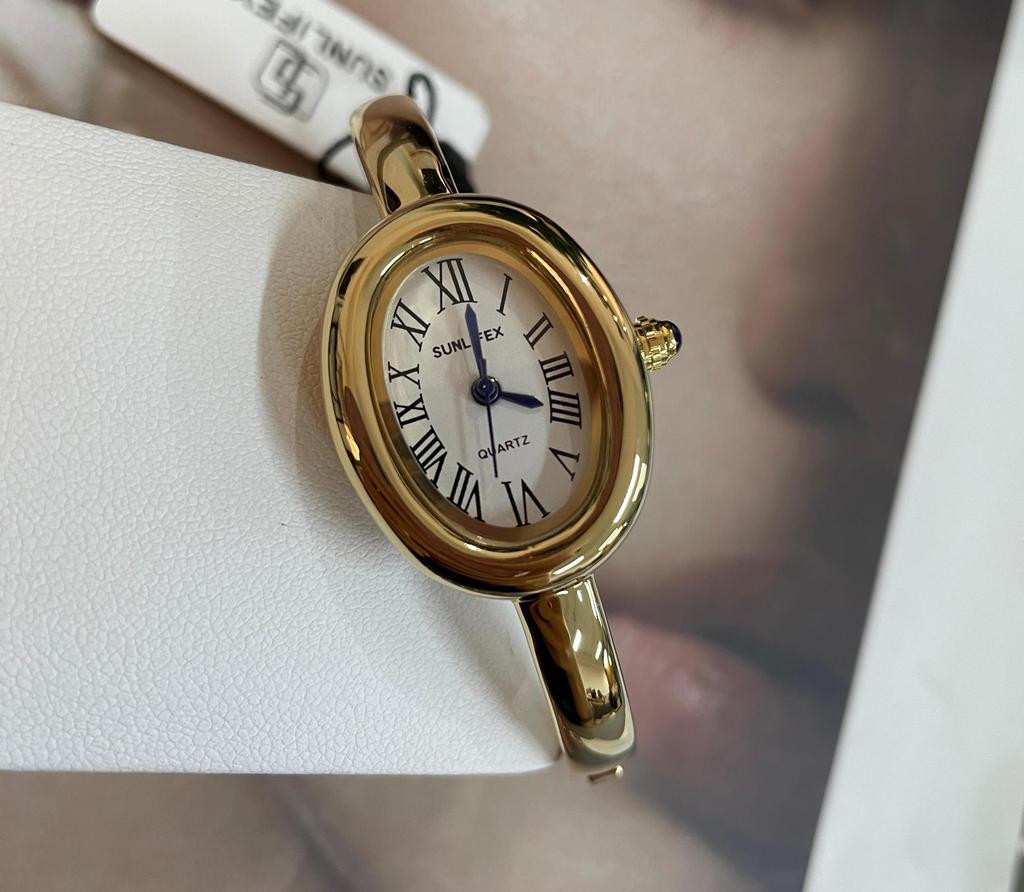 Golden Pearl Square Bracelet Watch - Women's Luxury Retro-Style Quartz Watch