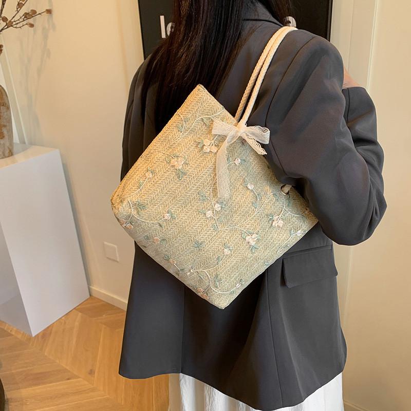 Casual Retro Large Capacity Tote Bag For Summer 2024 Stylish Handheld Design In Khaki And White