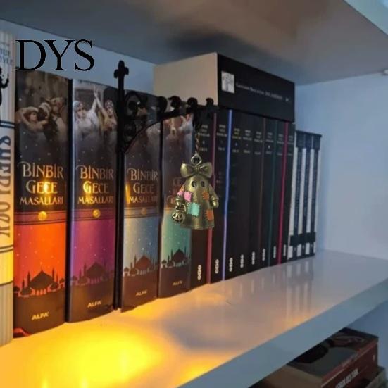 Gothic Style Wall Hanging Decorative Ghost Pendant, Iron Bracket Bookshelf Decor, Halloween And Christmas Decoration for Indoor Outdoor Home