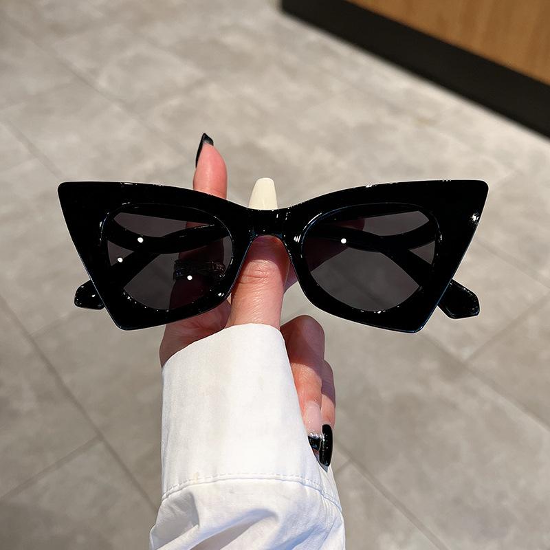 

Vintage Fashion Cat Eye Sexy Ladies Sunglasses Women For Men Luxury Brand Designer Punk Sun Glasses Trend Big Frame Shades Uv400