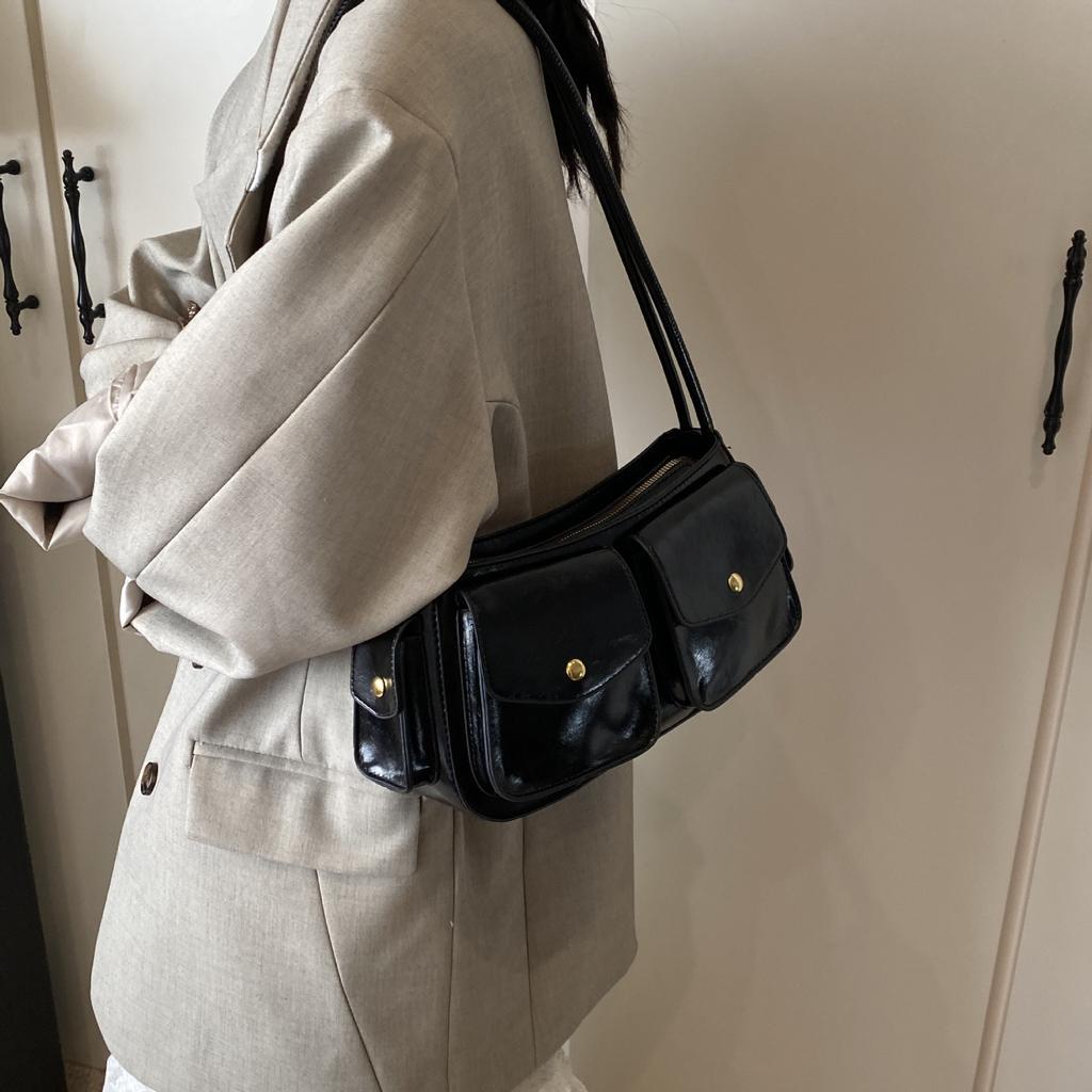 Niche High-End Sense Multi-Pocket Locomotive Bag Temperament Shoulder Armpit Bag Commuter Messenger Baguette Bag