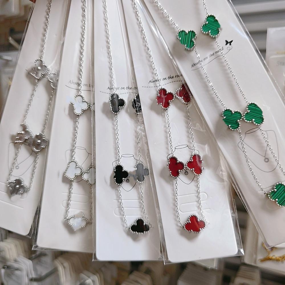 This Stylish Non-fading Four-leaf Clover Necklace for Women Is Suitable for Wearing in The Shower and Features A Double-sided Design