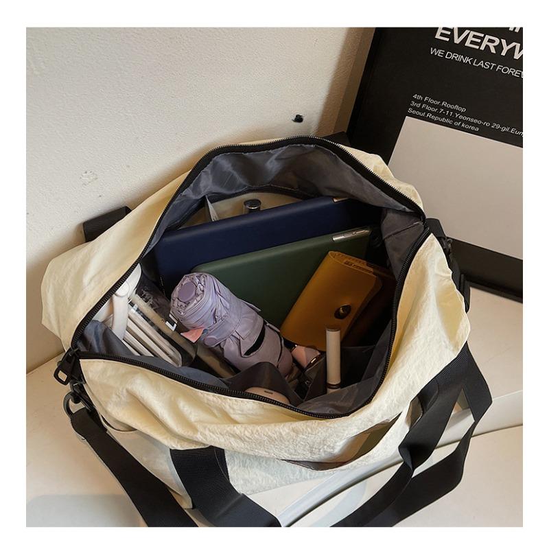 Stylish and simple going out travel bag Large capacity casual women's yoga training bag Dry and wet separation Crossbody duffel bag