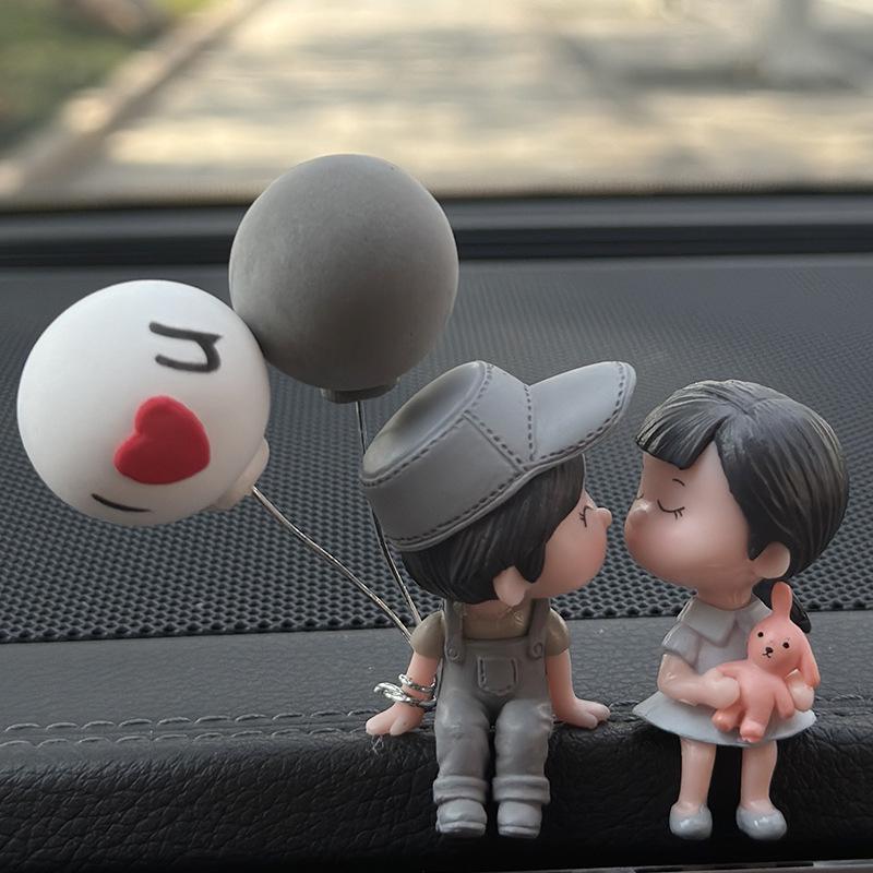 Cute Kissing Couple Dolls: Electric Car Interior Ornaments