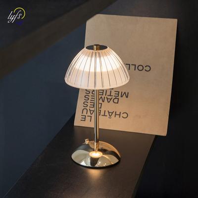 Nordische LED-Tischlampe USB-Stecker Touch-Schalter Innen für Wohnzimmerdekoration Schlafzimmer Esszimmer Bar Schreibtisch Heimdeko Tischleuchte