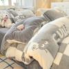 Zimní Mléčný Korálový Fleecový Postelový Čtyřdílný Set Plyšový Povlak na Přikrývku Prostěradlo Povlaky na Polštáře Set