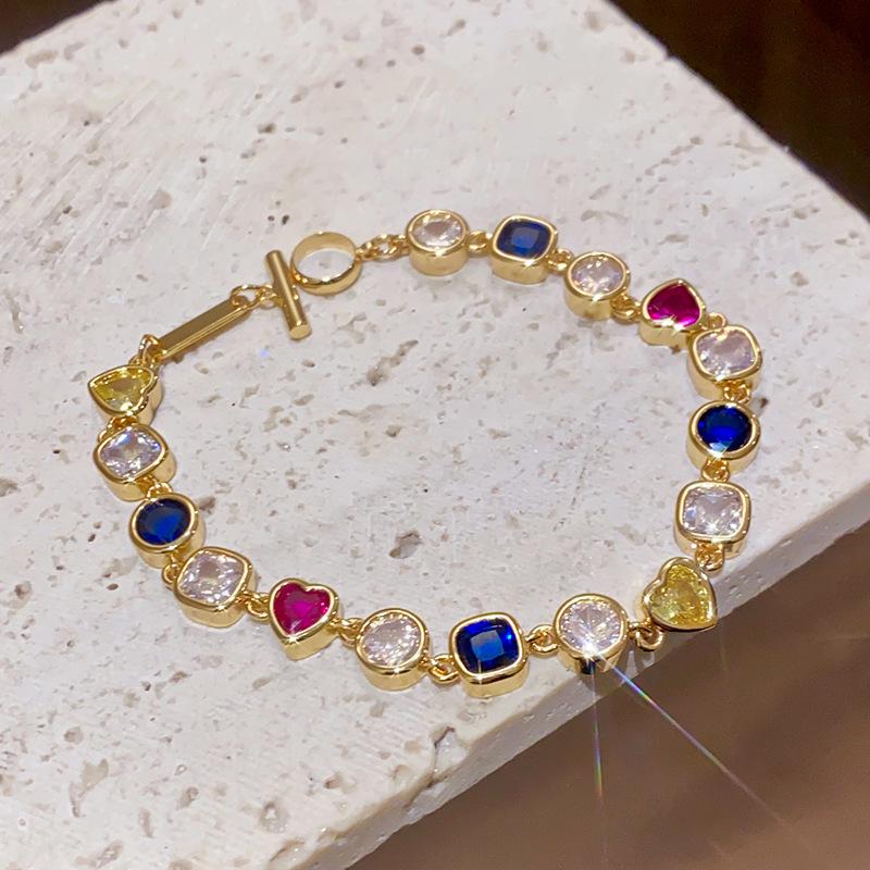 Браслет с сердцем из циркона с покрытием из 18-каратного золота: Элегантный браслет высокого класса для женщин