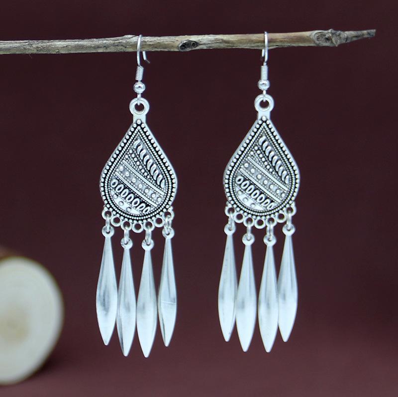 Vintage Bohemian Earrings Female Pop Versatile Fringed Earrings Minority Wind Leaf Ear Jewelry