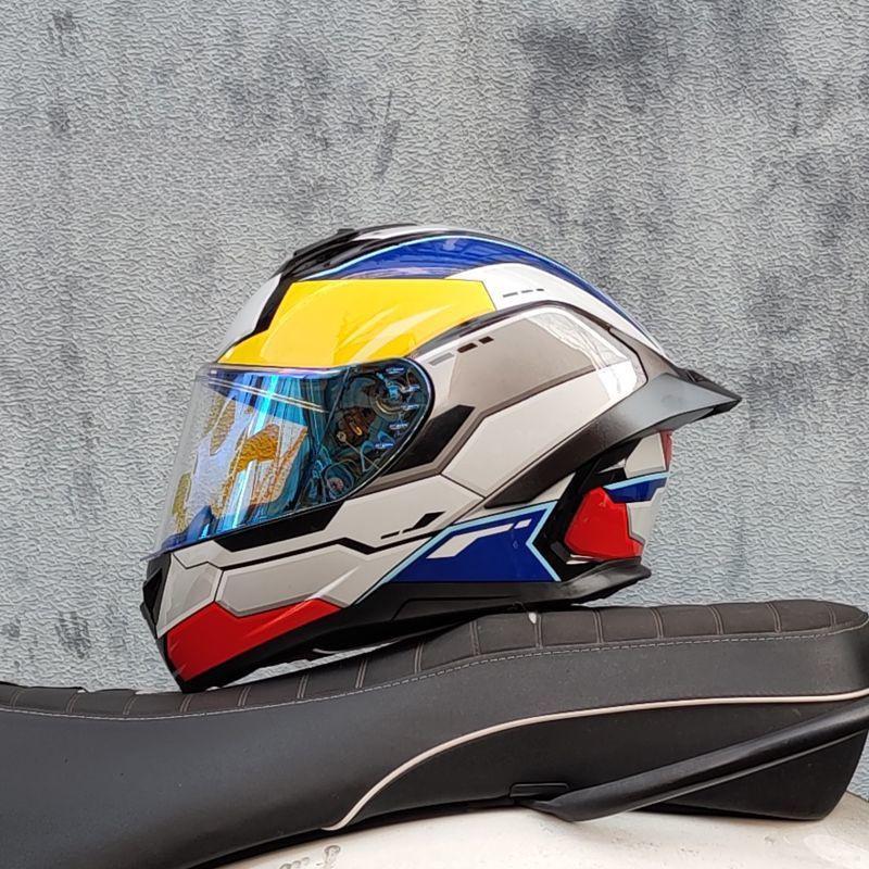 Unisex Full-Face Motorcycle Helmet with Gundam Design, Summer-Compatible, Large Spoiler, Bluetooth Slot