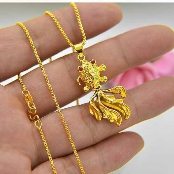 2026 Stylish Goldfish Pendant Necklace: Elegant O-shaped Chain for Women