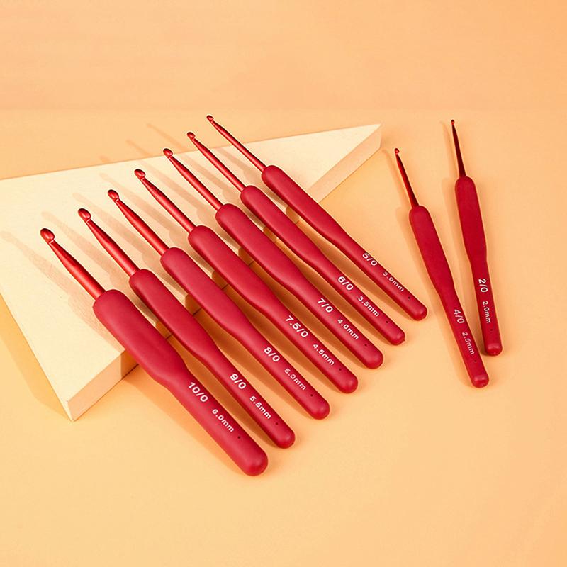 1Pc Red Crochet Hook Silicone Handle Aluminum Hand Knitting Needles Crocheting