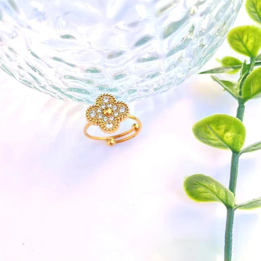 Clover Iced Out Zircon Anti Non Tarnish Free Stainless Steel Waterproof Fashion Jewelry Bracelets Necklaces Earrings Ringfs Set
