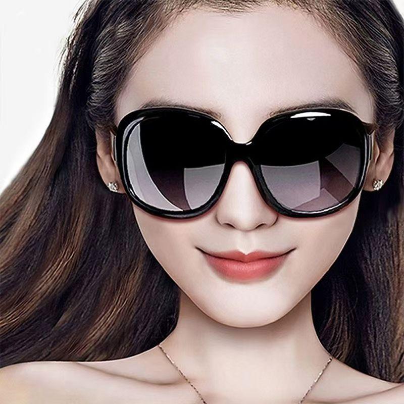 New Luxury Unisex Sunglasses UV400 Oval Frame Vintage Oversized Glasses for Women & Men Outdoor Eyewear