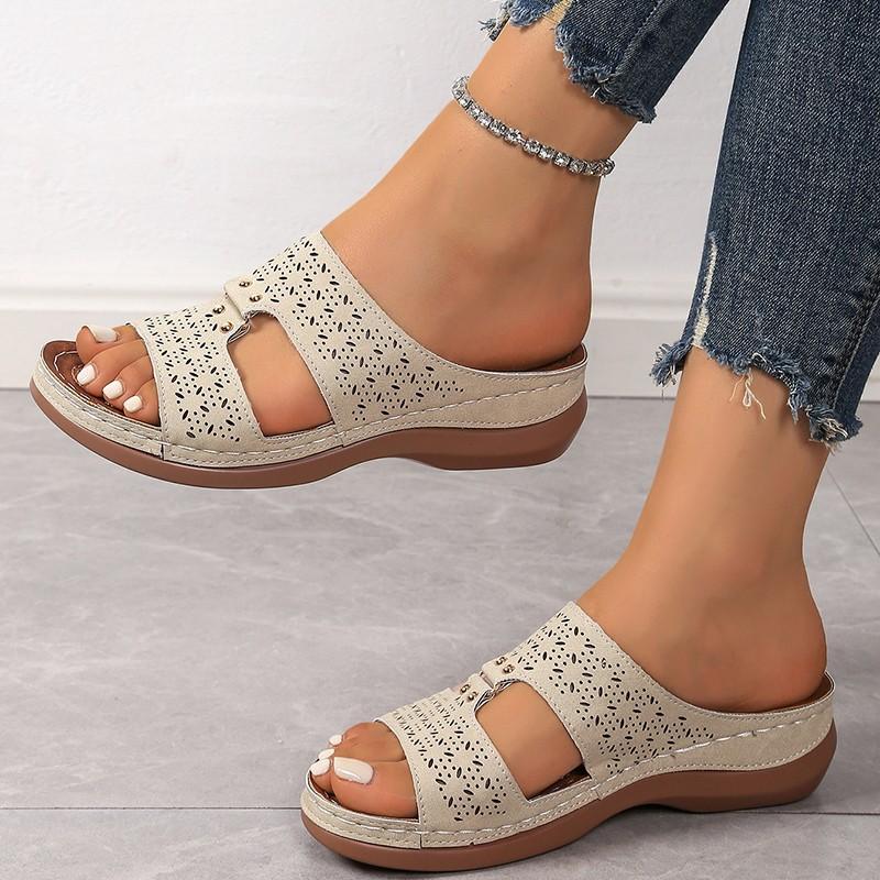 

Новая женская обувь и тапочки больших размеров с полыми заклепками и клиновидными каблуками 43 хаки