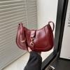French light luxury armpit bag chain baguette bag women's 2025 summer new fashion commuter versatile shoulder messenger bag