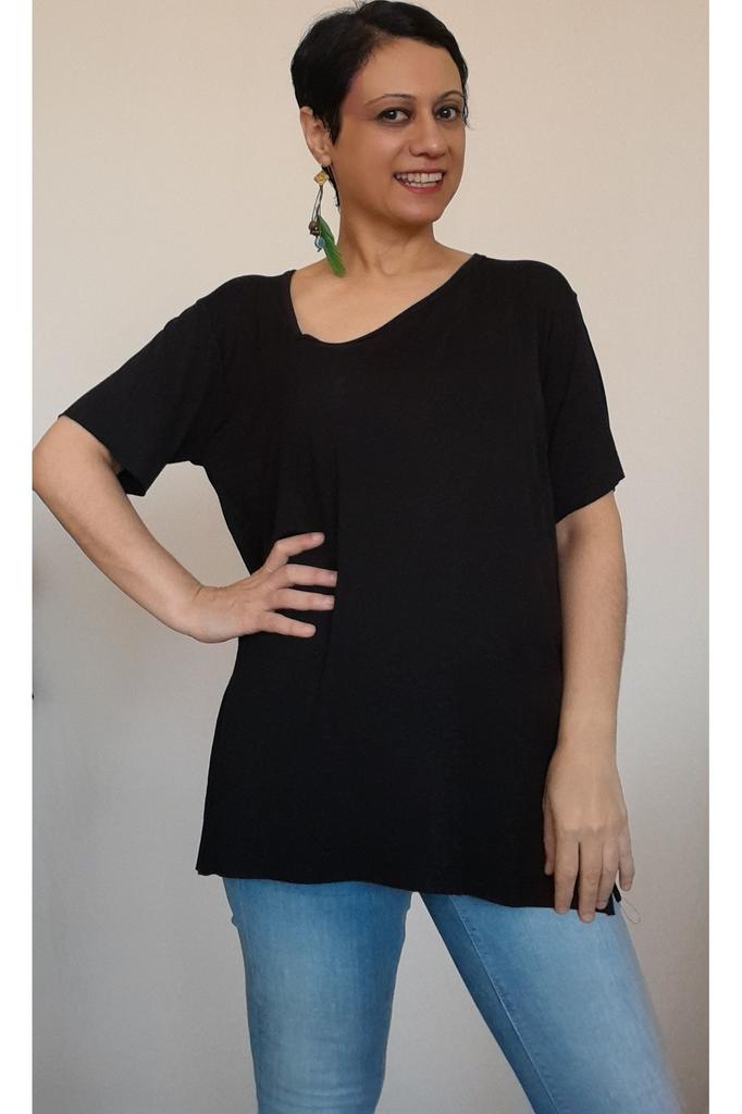 Tricou damă stil mare, negru, cu decolteu în V lateral, din bumbac pieptănat, din viscoză