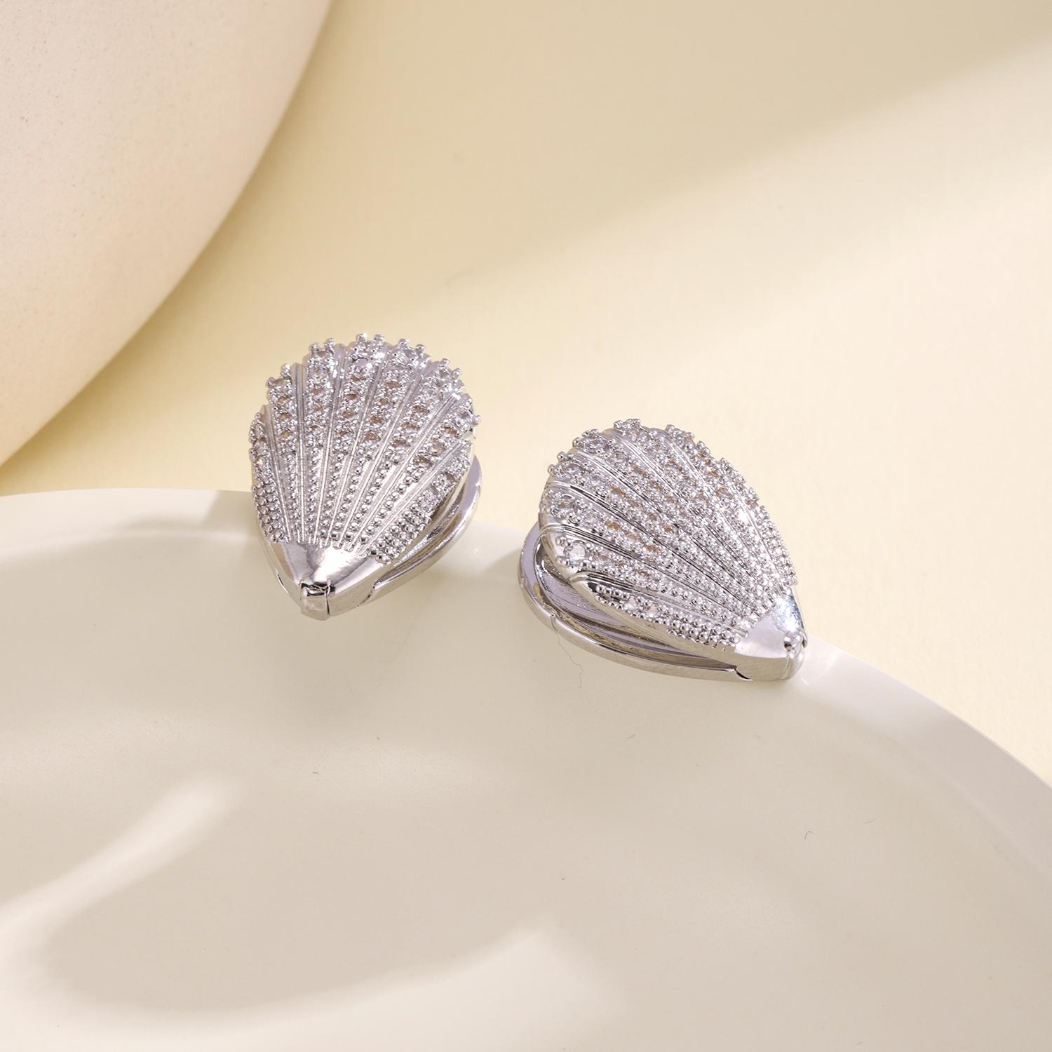 

Nidin Light Luxury Sparkling Shell Shape Stud Earrings Copper Rhinestone Paved For Women Vintage Beach Jewelry Daily Party Gifts серебряный