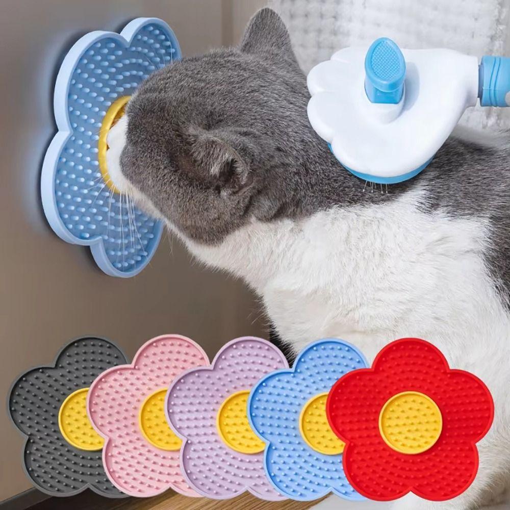1Pcs Durable With Suction Cup Dog Licking Mat Sunflower Shaped Silicone Pet Lick Pad Cat Placemat Pet Supply rosso