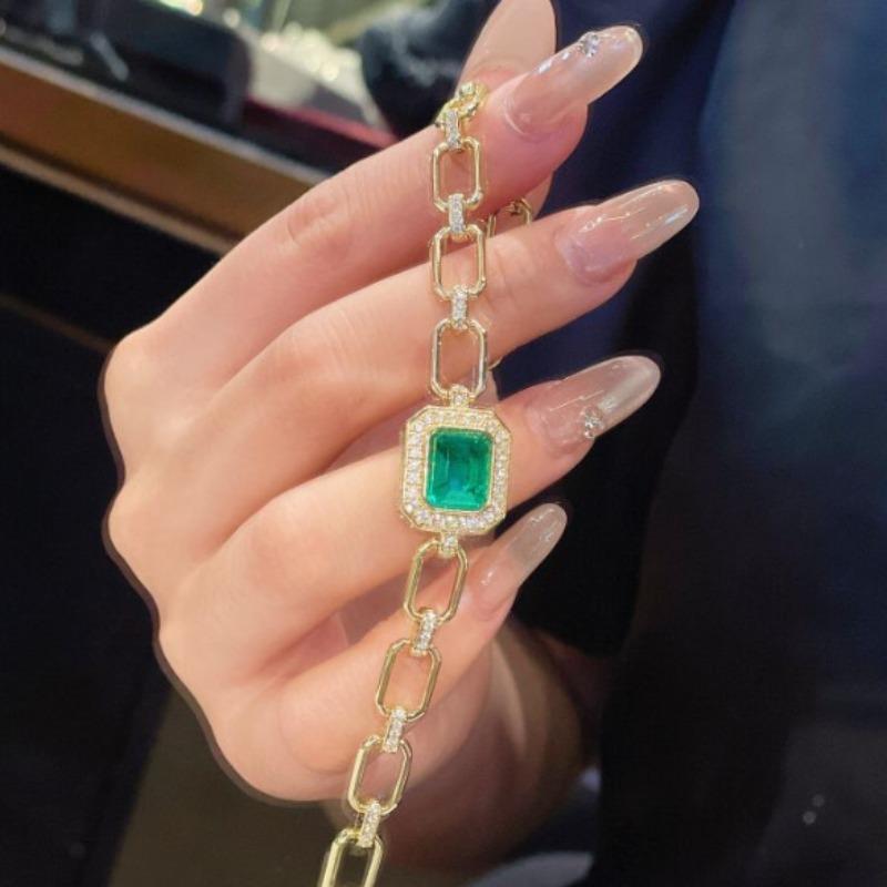 Classic rectangular bracelet, simple and fashionable, exquisite bracelet