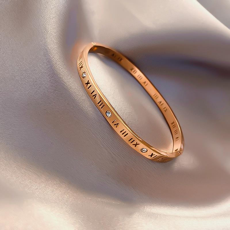 Armband im koreanischen Stil mit vergoldetem Zirkon-Hufeisen: Eleganter, modischer, vielseitiger Handschmuck