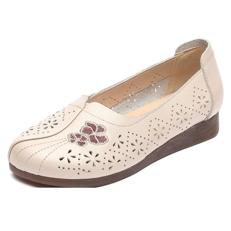 2.5cm Spring and Summer New Mother Sandals Flat Non-slip Hollow National Wind Breathable Women's Shoes