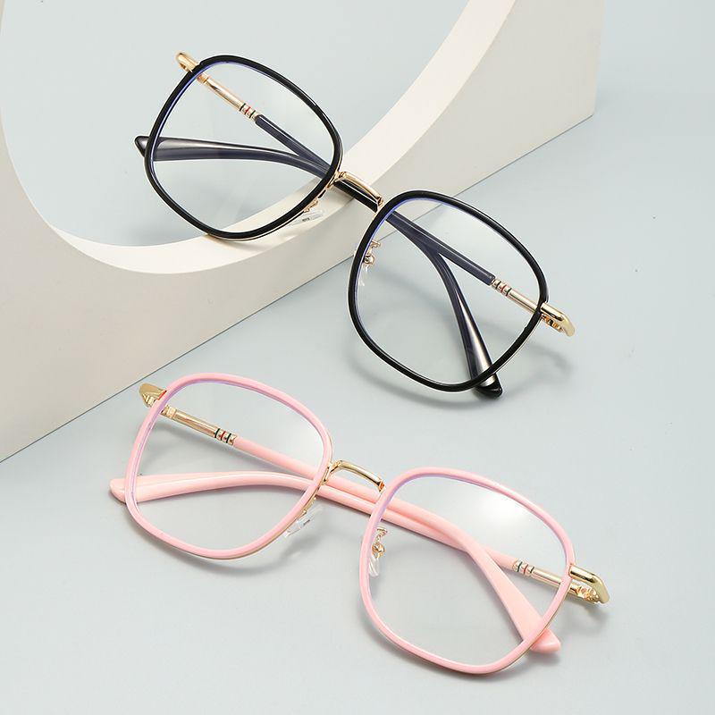 Elegant Anti-Fatigue Women's Reading Glasses - Large Frame, HD Vision, Youthful Look.