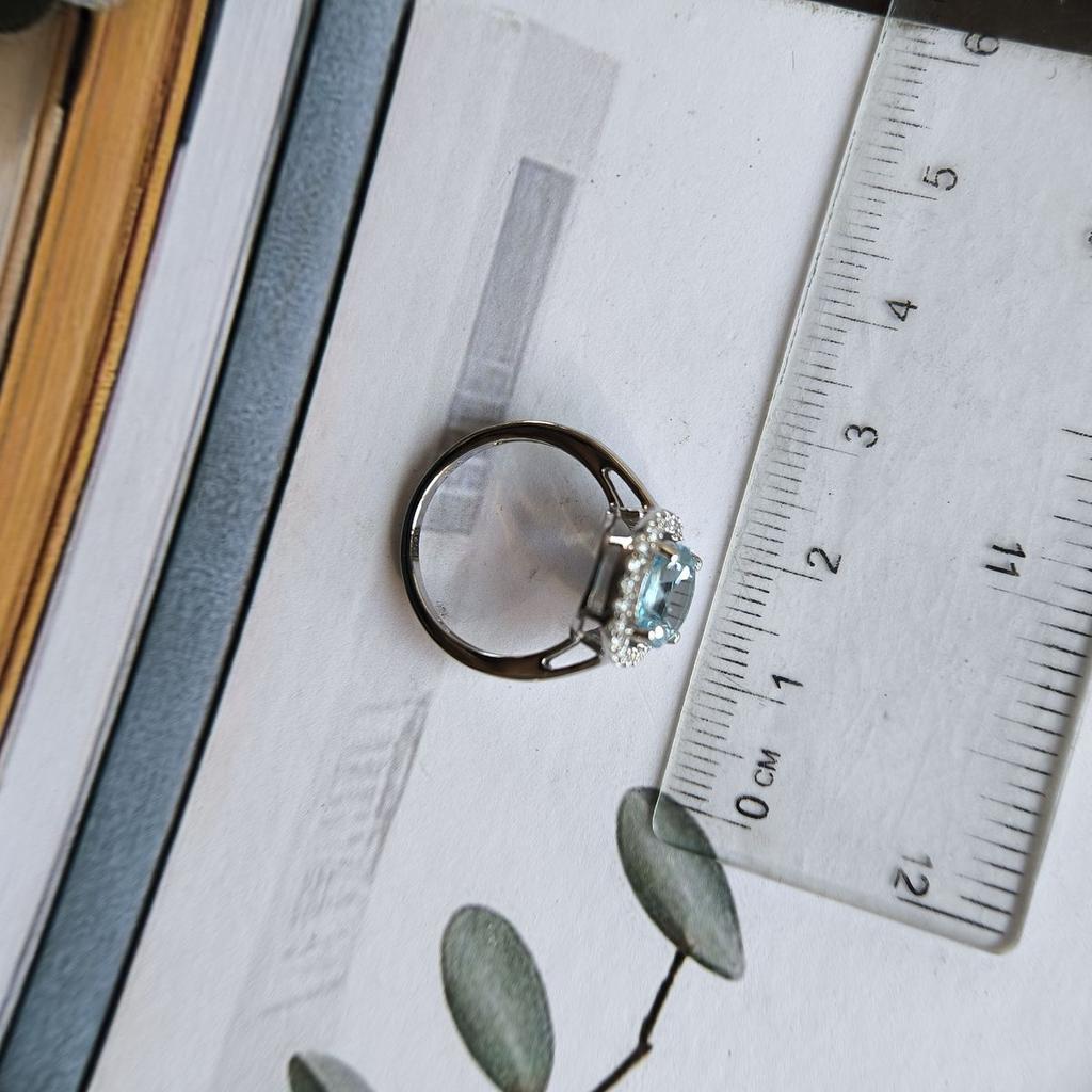 Серебряное кольцо с натуральным топазом 2.737ct, вес изделия 2,94 гр (2187806)