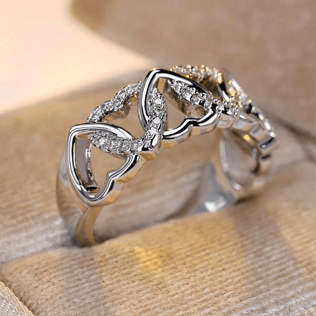 Fashionable Exquisite Hollow Heart Ring For Women Elegant Openwork Design Band Jewelry Gift