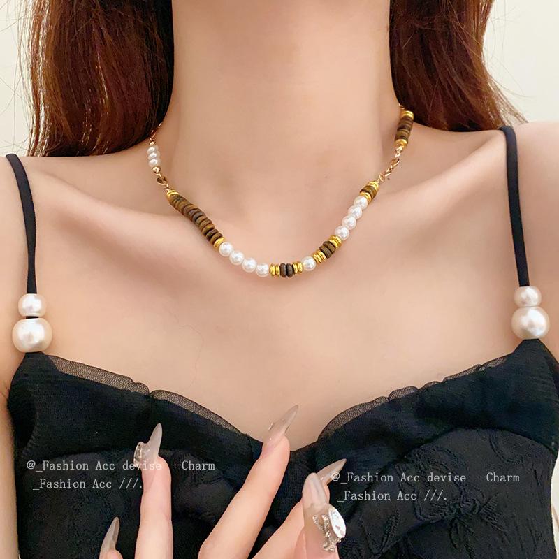 Titanium Steel Pearl & Tiger Eye Vintage Clavicle Necklace - Light Luxury Niche Design