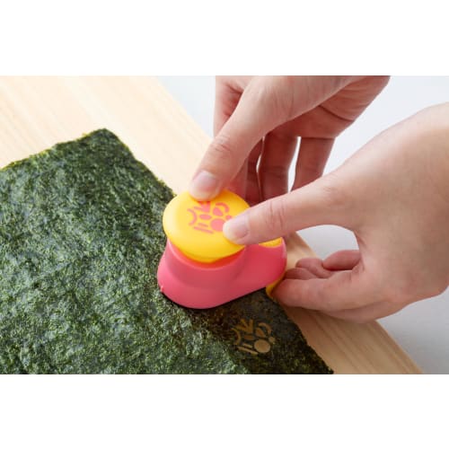 Kai KAI Glue Punch, Seaweed Cutter, Supervised by Cooking Expert Miki Mama, Includes Saucer, Die Cutting, Lunch Box, Character Bento, Chubozu! FG5135